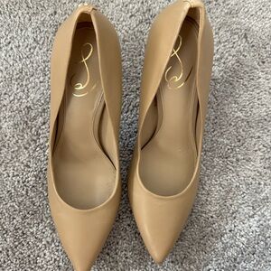 Sam Edelman closed toe work heels nude